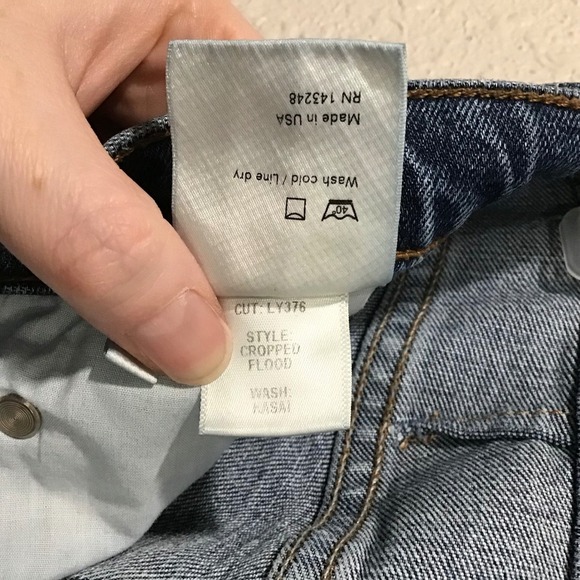 Reformation Cropped Flood Jeans High Waist Flare Raw Fray Hem Kasai Wash Size 31 - Picture 7 of 9